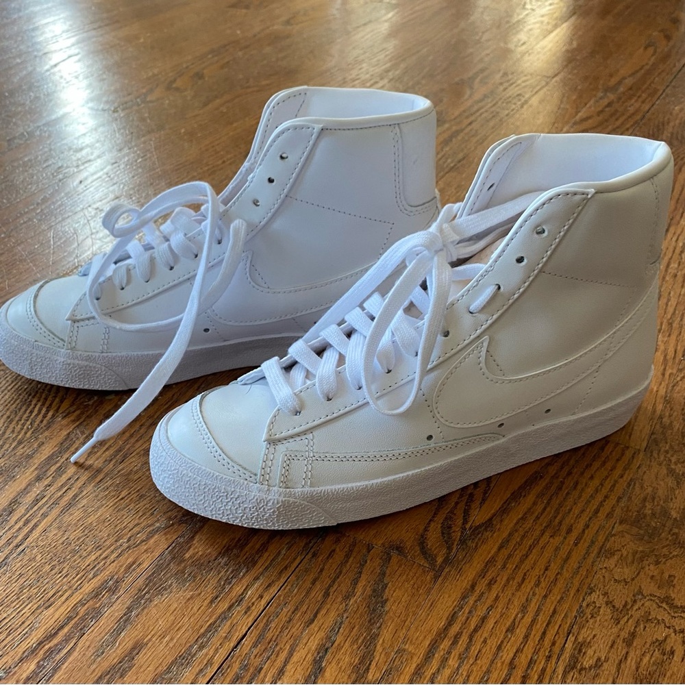 Nike high top leather sneaker